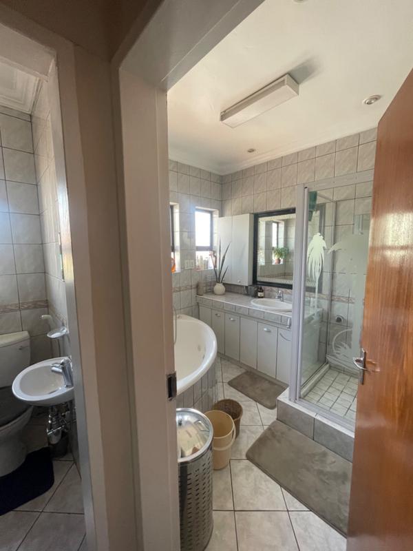 6 Bedroom Property for Sale in Laudium Gauteng