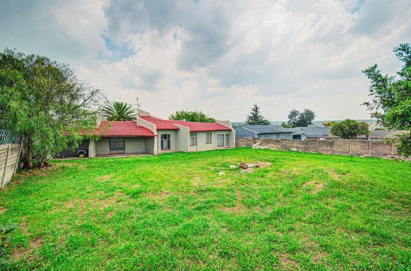 3 Bedroom Property for Sale in Birchleigh North Gauteng