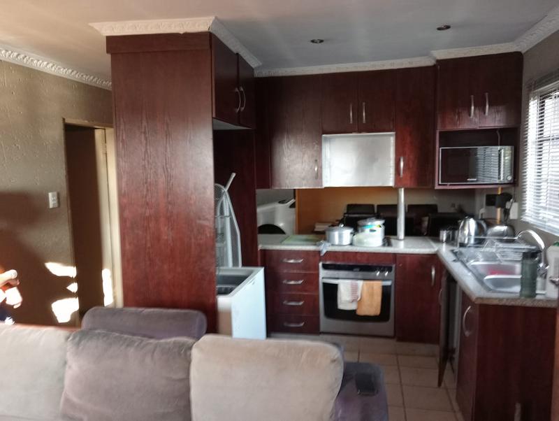 4 Bedroom Property for Sale in Clayville Gauteng