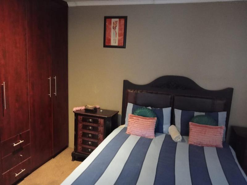 4 Bedroom Property for Sale in Clayville Gauteng