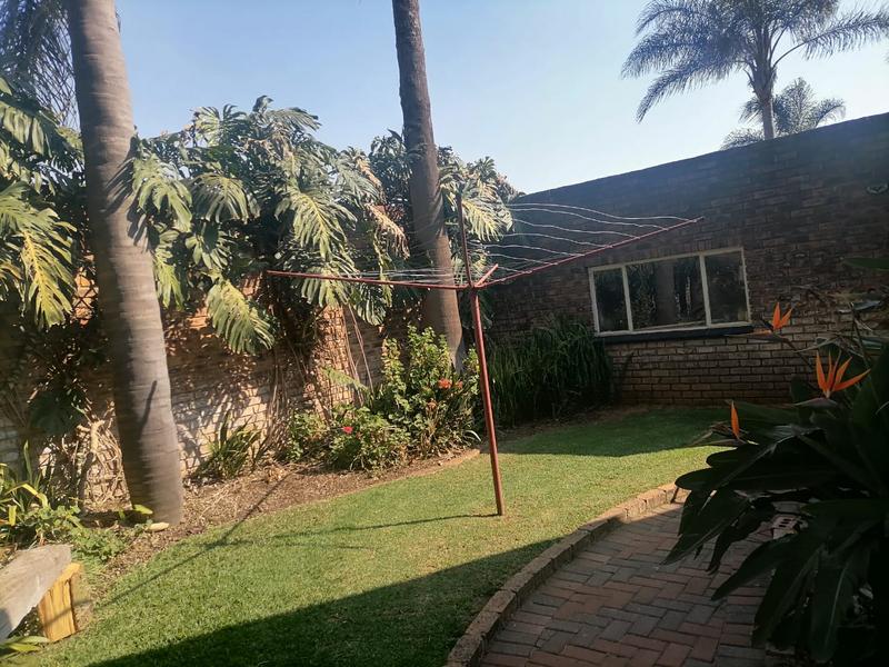 4 Bedroom Property for Sale in Clayville Gauteng