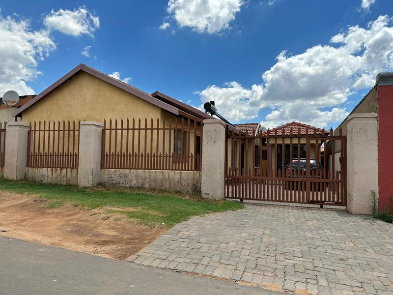 8 Bedroom Property for Sale in Tembisa Gauteng