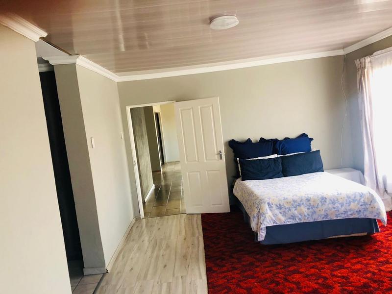 6 Bedroom Property for Sale in Wildtuinpark Gauteng