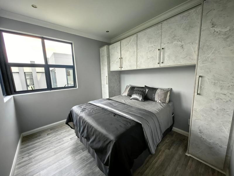 5 Bedroom Property for Sale in Midstream Ridge Gauteng