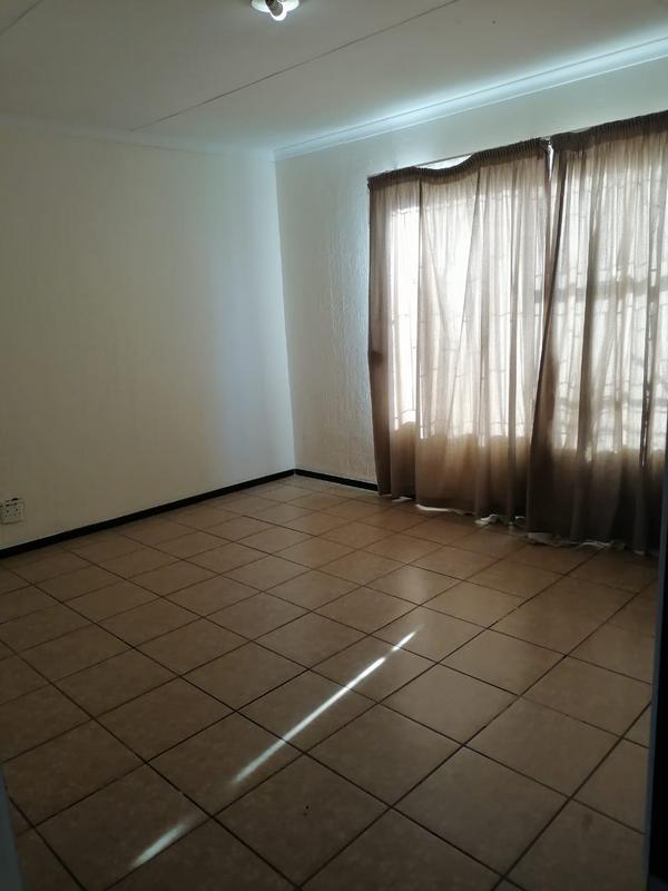 To Let 3 Bedroom Property for Rent in Karenpark Gauteng