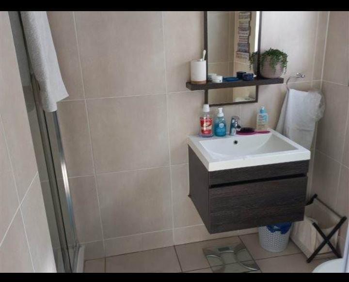 1 Bedroom Property for Sale in Greenstone Hill Gauteng