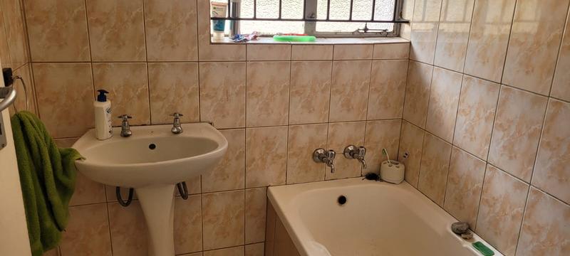 4 Bedroom Property for Sale in Albertsdal Gauteng