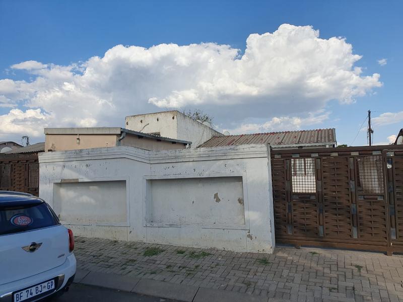 8 Bedroom Property for Sale in Lifateng Gauteng