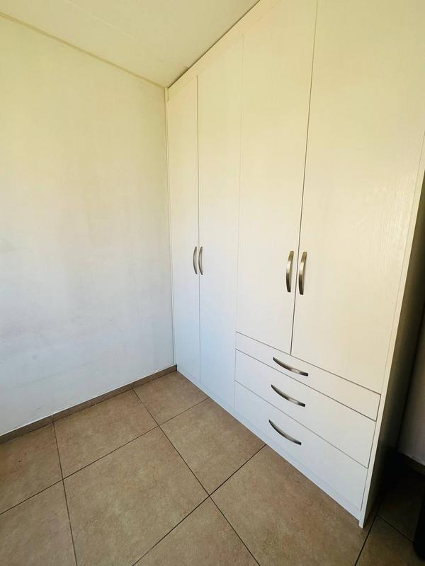 To Let 2 Bedroom Property for Rent in Jabulani Gauteng
