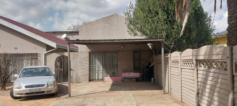 7 Bedroom Property for Sale in Wychwood Gauteng