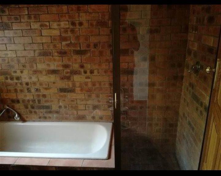 3 Bedroom Property for Sale in Vorna Valley Gauteng