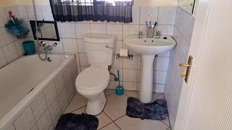 To Let 2 Bedroom Property for Rent in West Park Gauteng