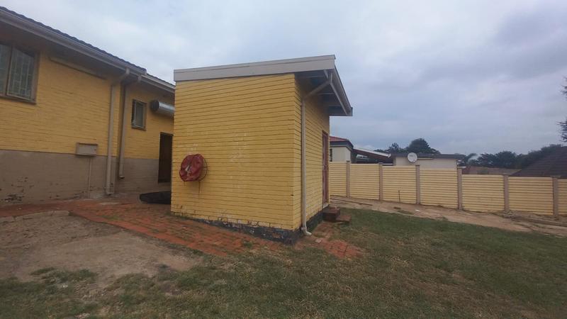 3 Bedroom Property for Sale in Kwaggasrand Gauteng