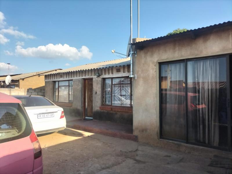 2 Bedroom Property for Sale in Makulong Gauteng