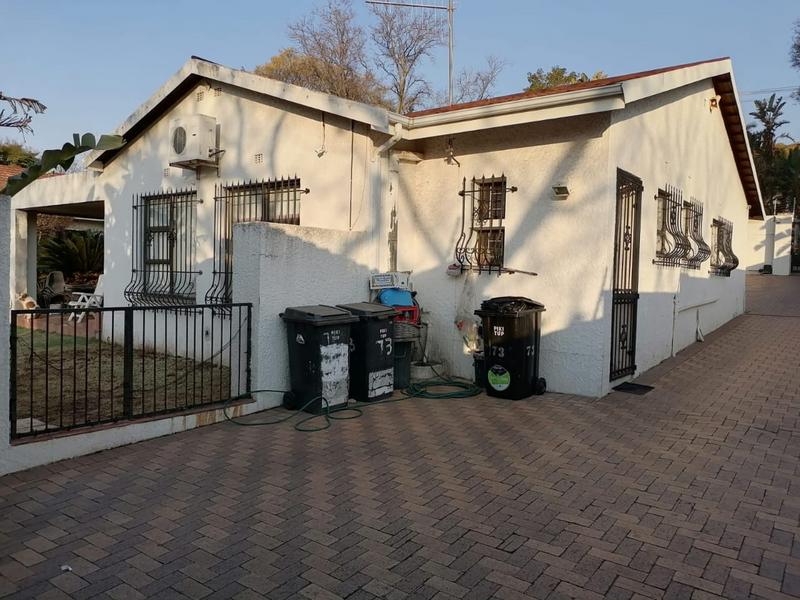 8 Bedroom Property for Sale in Northcliff Gauteng