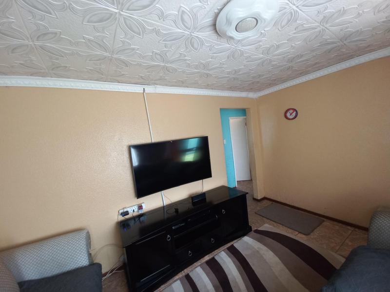 2 Bedroom Property for Sale in Etwatwa Gauteng