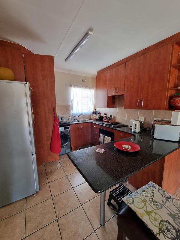 To Let 2 Bedroom Property for Rent in Sonneveld Gauteng