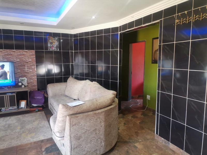 5 Bedroom Property for Sale in Soshanguve XX Gauteng