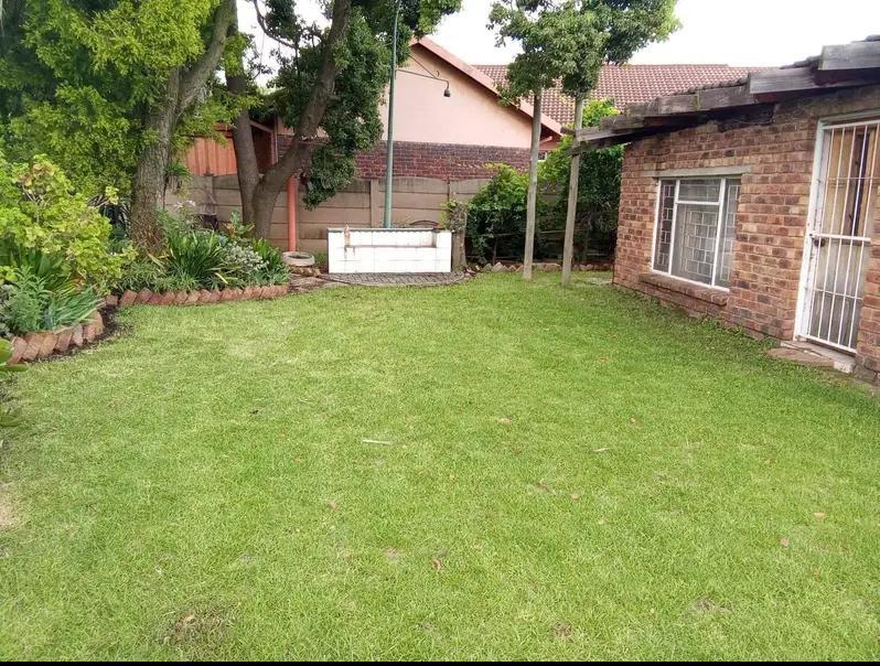 4 Bedroom Property for Sale in Falcon Ridge Gauteng