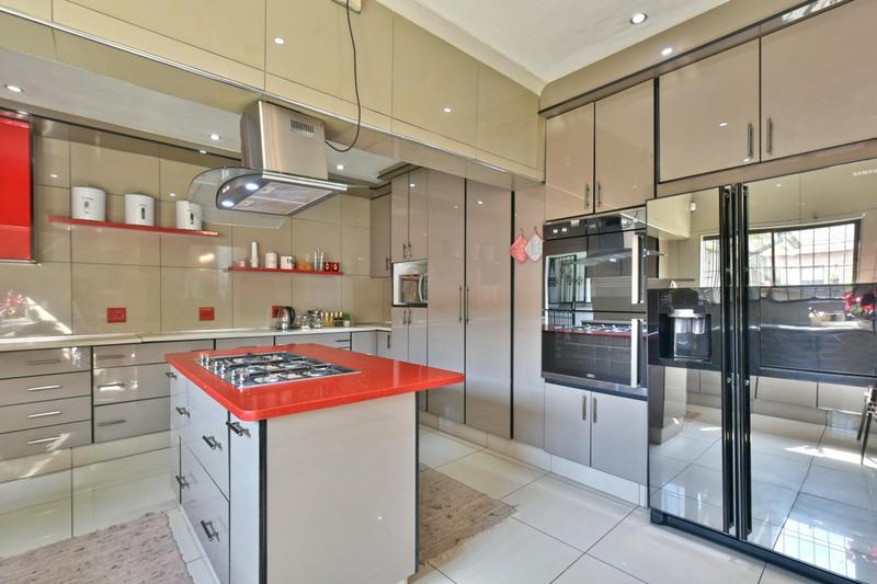 5 Bedroom Property for Sale in Illiondale Gauteng