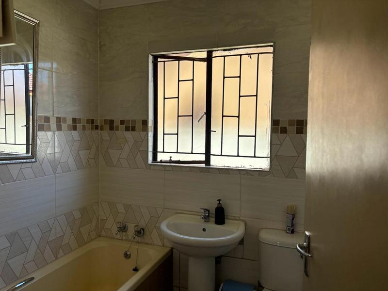 2 Bedroom Property for Sale in Soshanguve GG Gauteng