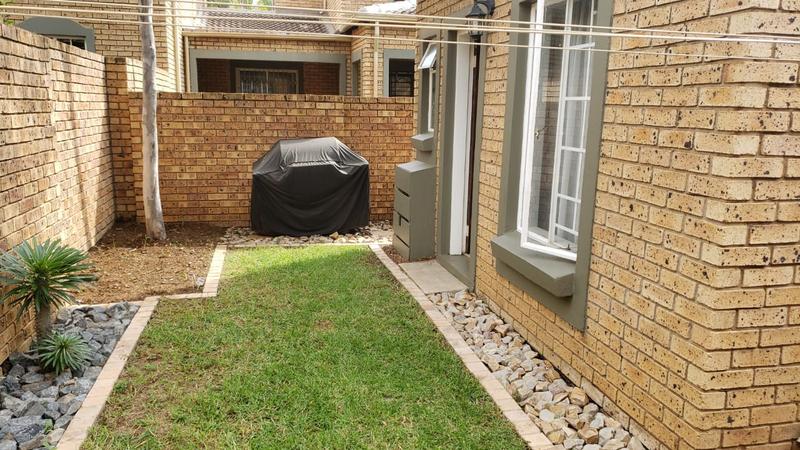 To Let 1 Bedroom Property for Rent in Equestria Gauteng
