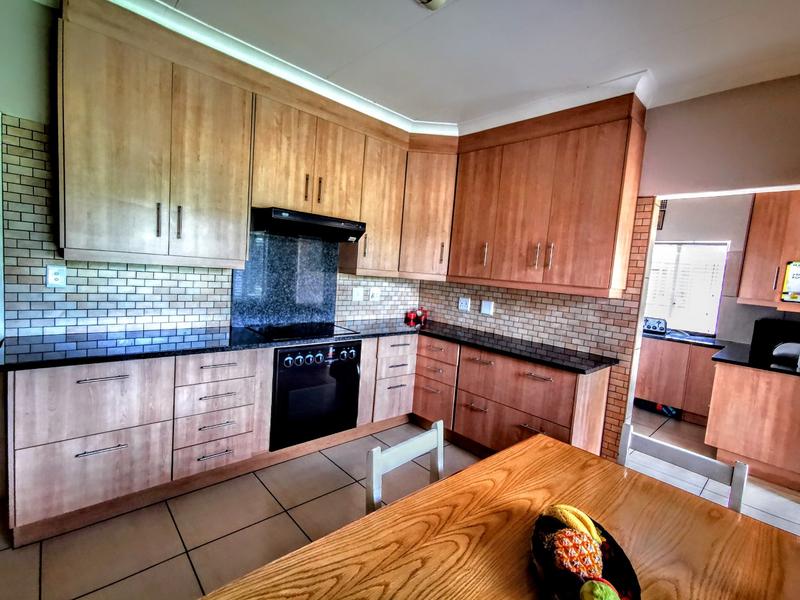 4 Bedroom Property for Sale in Annlin Gauteng