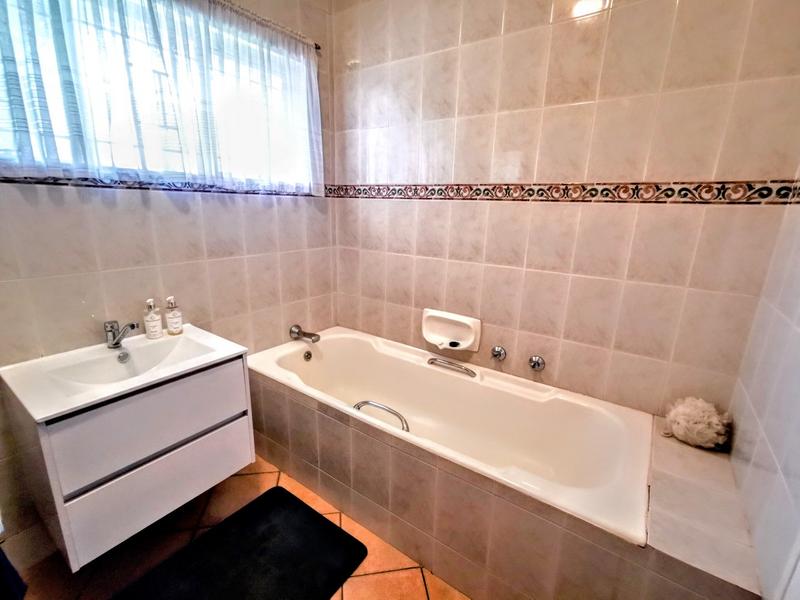 4 Bedroom Property for Sale in Annlin Gauteng