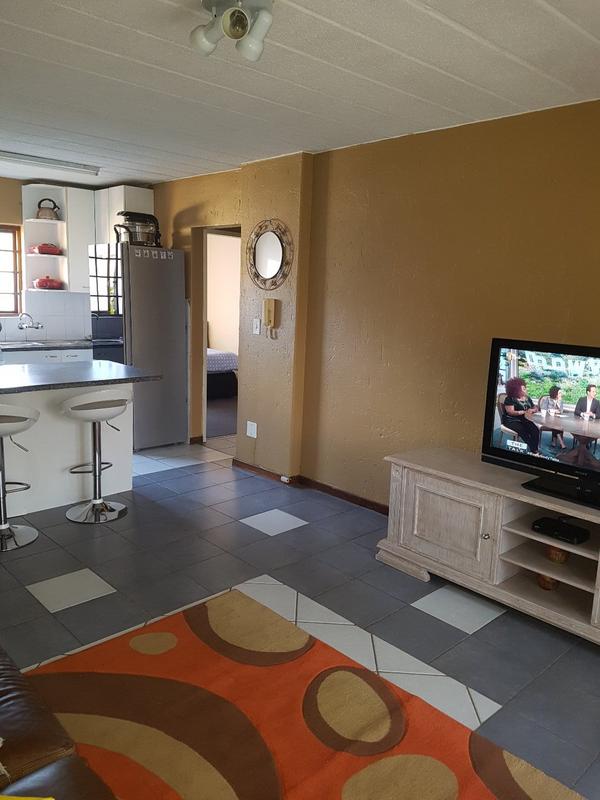 To Let 2 Bedroom Property for Rent in Glenvista Gauteng