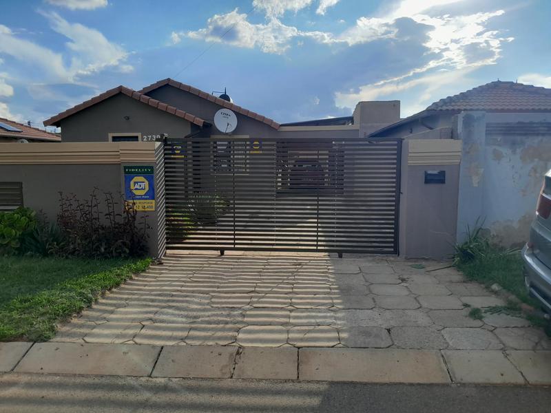 3 Bedroom Property for Sale in Protea Glen Gauteng