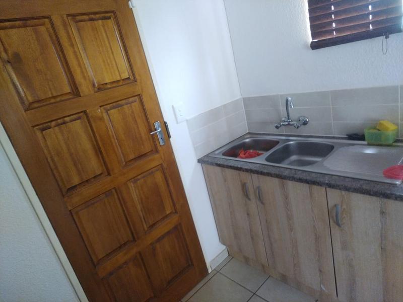 2 Bedroom Property for Sale in Palm Springs Gauteng