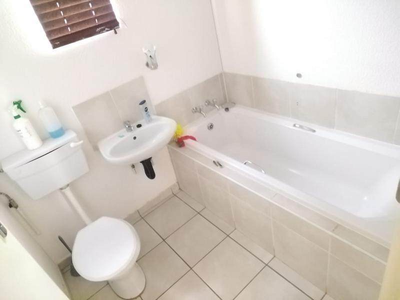 2 Bedroom Property for Sale in Palm Springs Gauteng