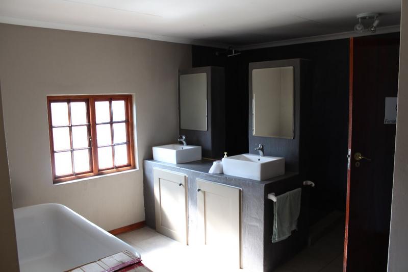 To Let 5 Bedroom Property for Rent in Glenferness Gauteng