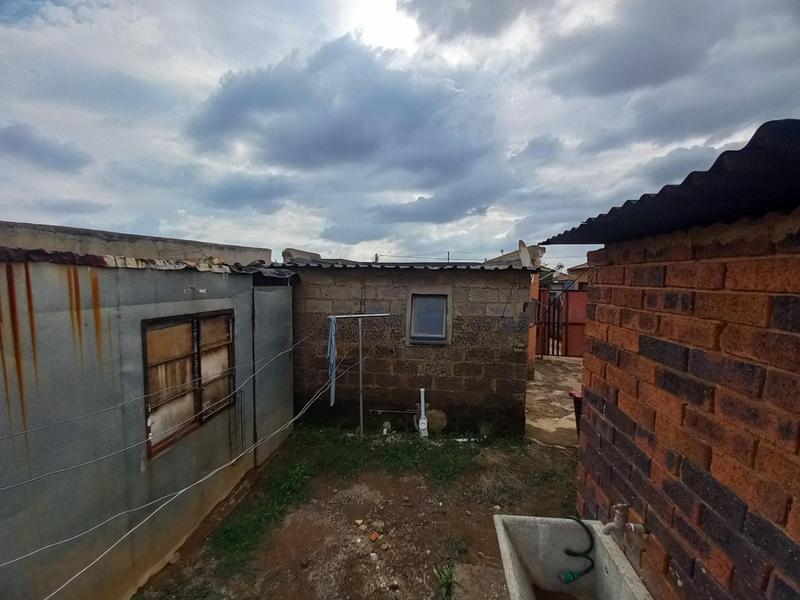 2 Bedroom Property for Sale in Etwatwa Gauteng