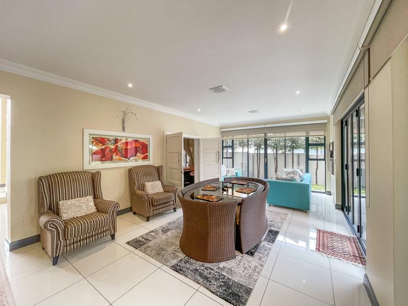 6 Bedroom Property for Sale in Midstream Ridge Gauteng