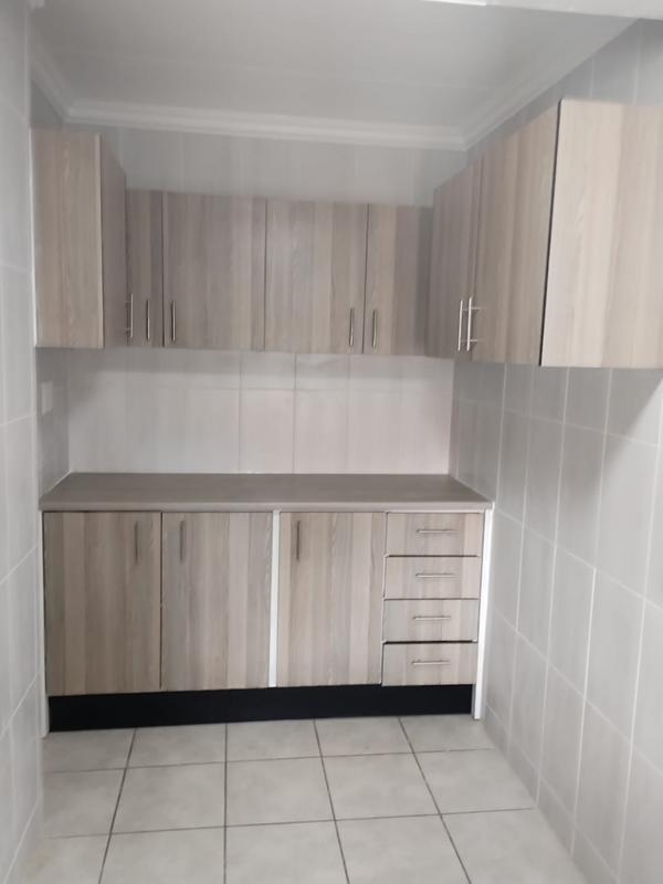 To Let 1 Bedroom Property for Rent in Orange Grove Gauteng