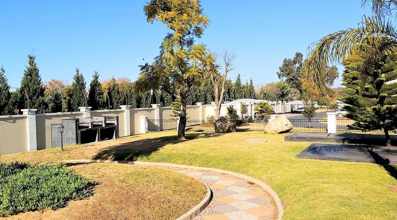 To Let 3 Bedroom Property for Rent in Broadacres Gauteng