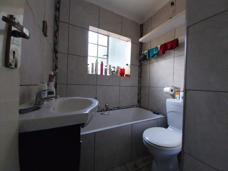 To Let 3 Bedroom Property for Rent in Strubensvallei Gauteng