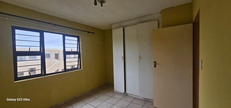 To Let 2 Bedroom Property for Rent in Weltevreden Park Gauteng