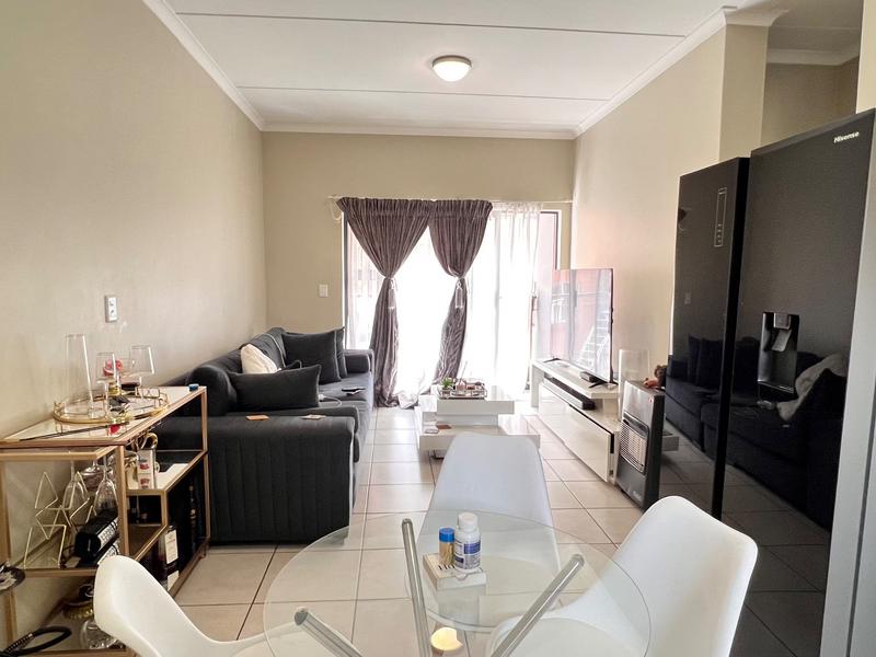 2 Bedroom Property for Sale in Grand Central Gauteng