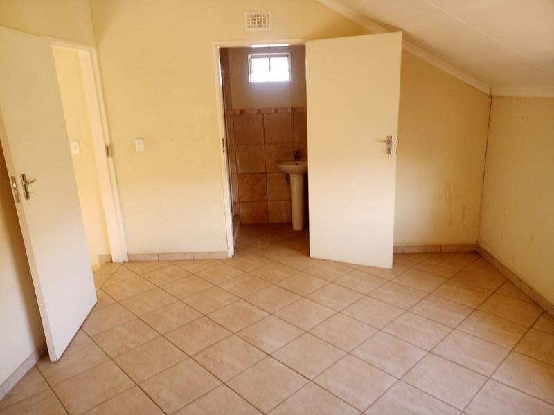 To Let 4 Bedroom Property for Rent in Pretoria West Gauteng