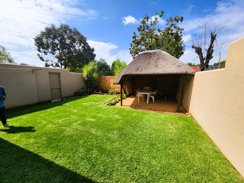 2 Bedroom Property for Sale in Birchleigh North Gauteng