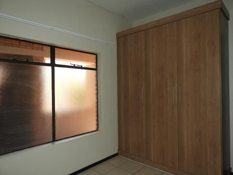 To Let 2 Bedroom Property for Rent in Blackheath Gauteng