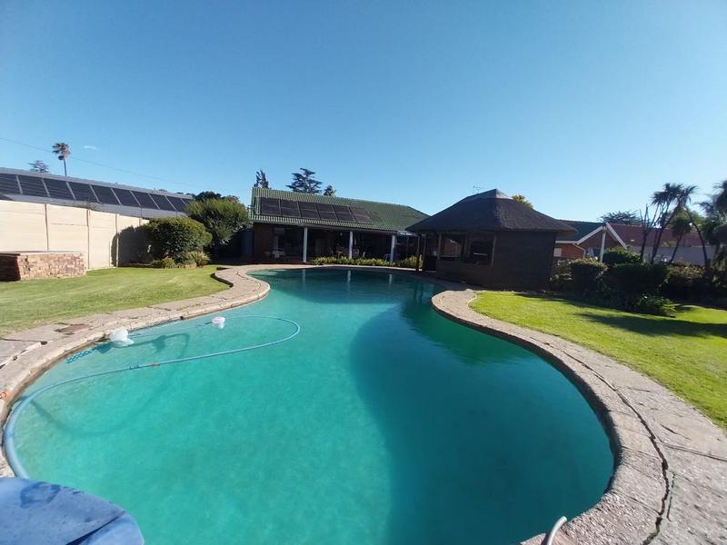 6 Bedroom Property for Sale in Selcourt Gauteng