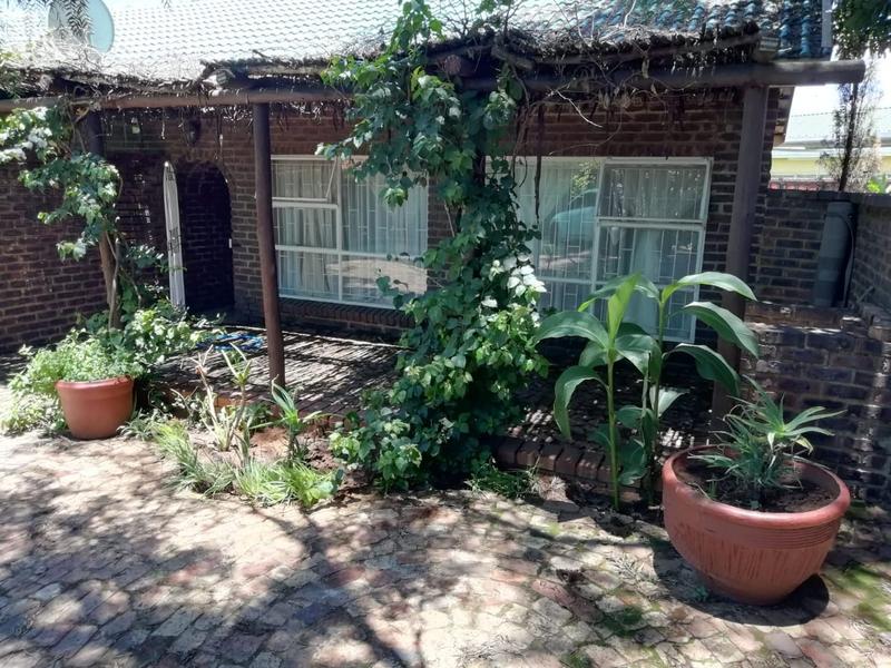 2 Bedroom Property for Sale in Lodeyko Gauteng