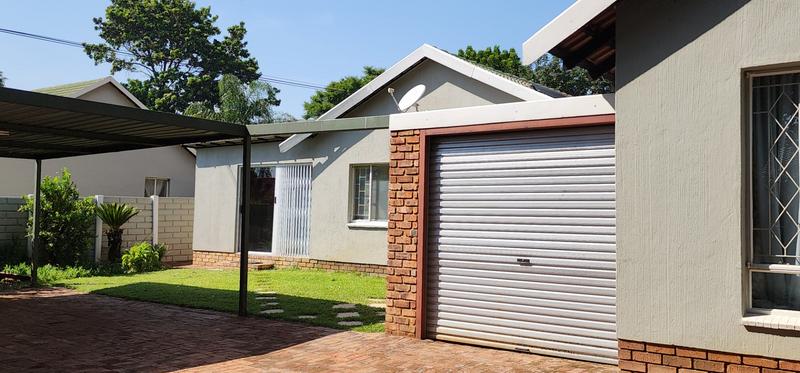 4 Bedroom Property for Sale in Florauna Gauteng