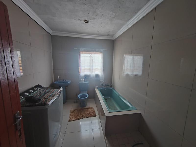 5 Bedroom Property for Sale in Soshanguve Gauteng