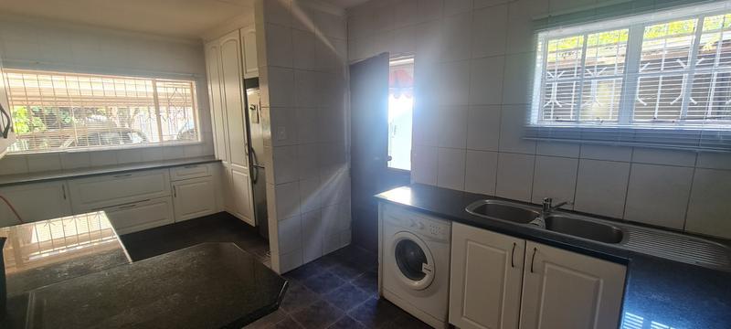 5 Bedroom Property for Sale in Wychwood Gauteng