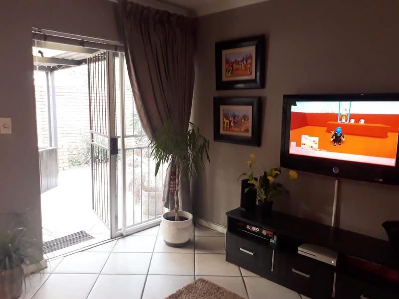 To Let 3 Bedroom Property for Rent in Eldoraigne Gauteng