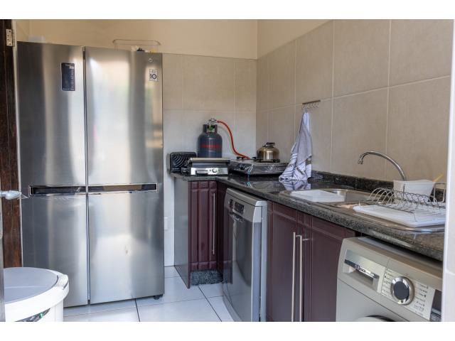 To Let 4 Bedroom Property for Rent in Greenstone Hill Gauteng